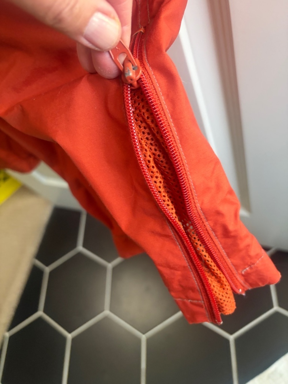 Old Navy orange Cargo Parachute Pants. Waist stretches to 28/29” Mesh lined - Picture 4 of 8